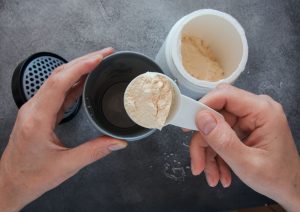איך לבחור אבקת חלבון
